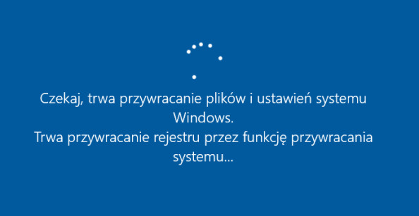 Rozpoczęcie procesu przywracania plików i ustawień w systemie Windows 10.